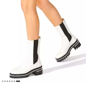 NWOT PEARL CHELSEA BOOTIE 🎀 STUART WEITZMAN